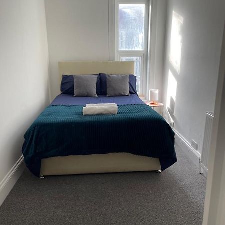 Room In Gloucester Road 4 บริสตอล ภายนอก รูปภาพ