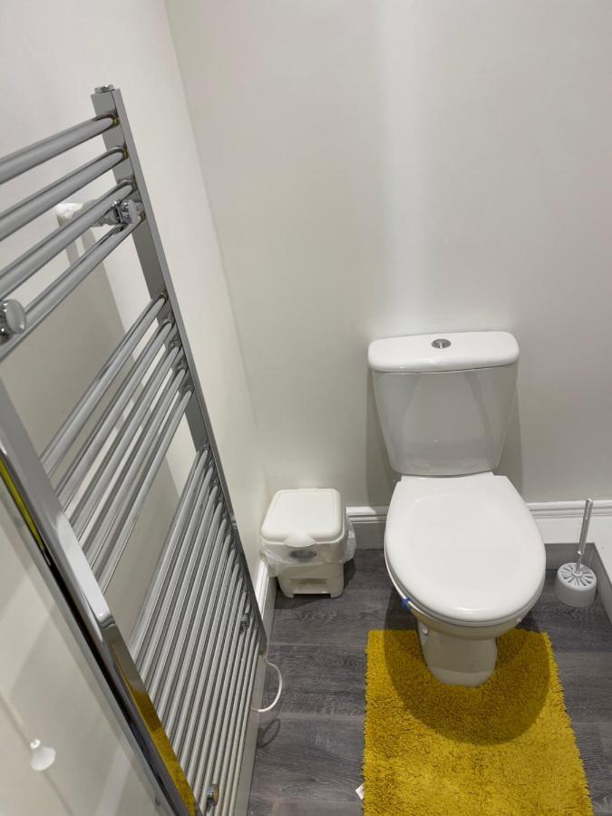 Room In Gloucester Road 4 บริสตอล ภายนอก รูปภาพ