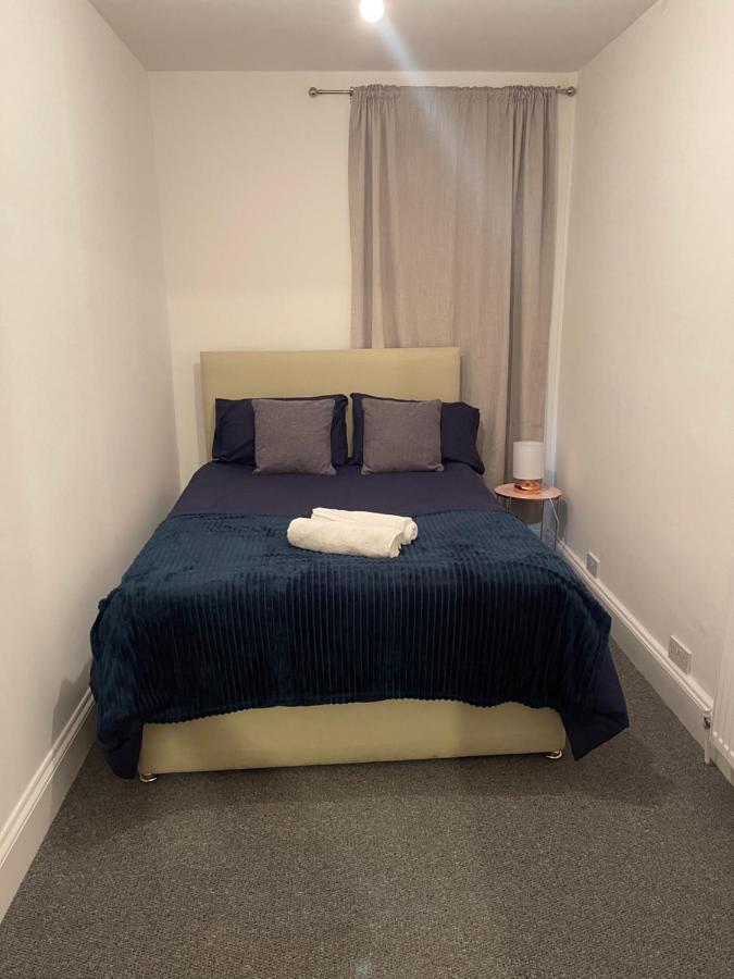 Room In Gloucester Road 4 บริสตอล ภายนอก รูปภาพ